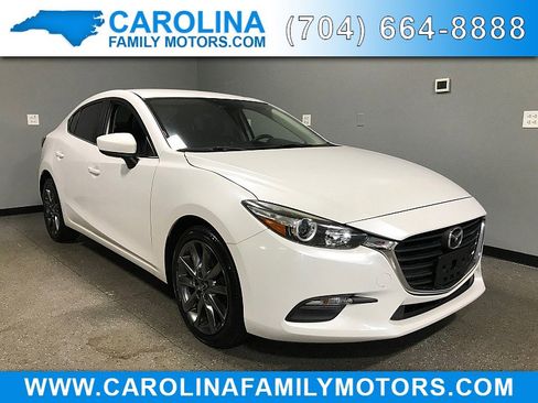 Used 2018 MAZDA MAZDA3 Touring FWD image 1