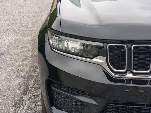 New 2025 Jeep Grand Cherokee Laredo X w/ Luxury Tech Group I image 8