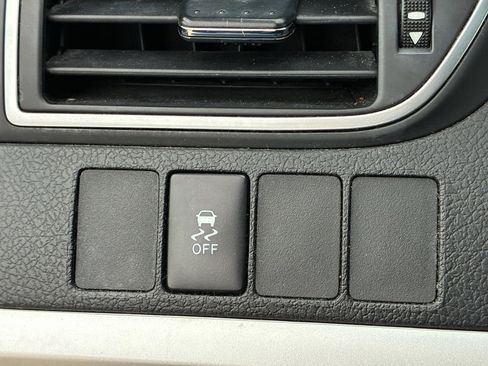 Used 2017 Toyota Camry SE image 13