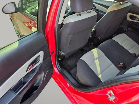 Used 2015 Chevrolet Cruze LS image 19
