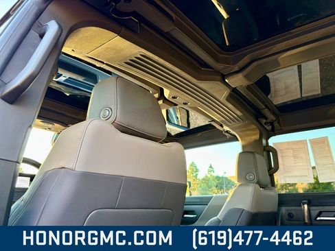Used 2025 GMC Hummer EV 2X w/ Extreme Off-Road Package image 18