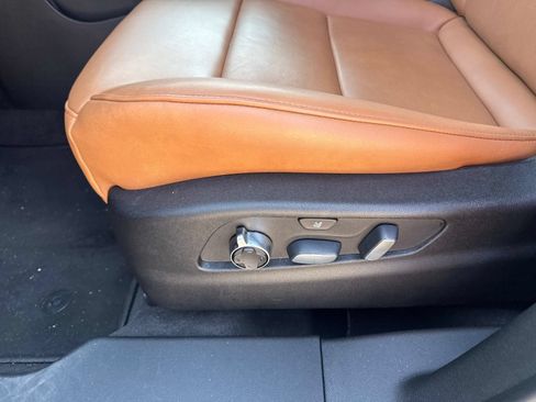 Used 2019 Cadillac XT4 Sport FWD image 17