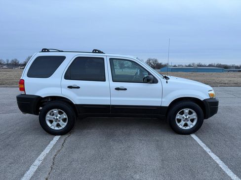 Used 2005 Ford Escape XLT image 4