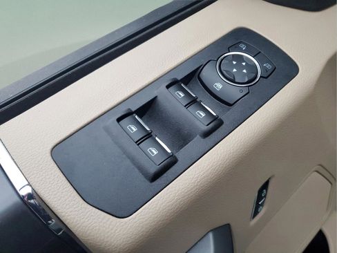 Used 2018 Ford F150 XLT w/ Equipment Group 302A Luxury image 15