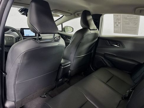 Used 2025 Toyota Prius XLE FWD image 37