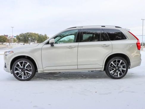 Used 2018 Volvo XC90 T6 Momentum w/ Convenience Package image 4