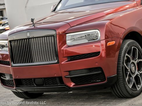 Used 2021 Rolls-Royce Cullinan Black Badge image 5