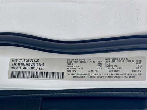 Used 2025 Jeep Grand Cherokee L Altitude image 33