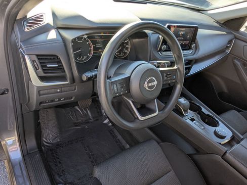 Used 2024 Nissan Rogue SV image 17