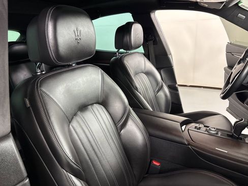 Used 2017 Maserati Levante w/ Luxury Package image 46