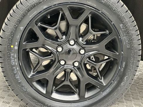 Used 2021 Jeep Grand Cherokee Limited X image 10