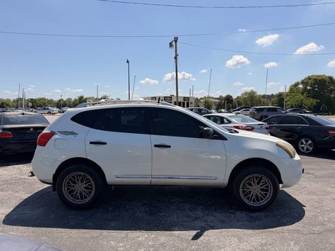 Used 2014 Nissan Rogue S image 3