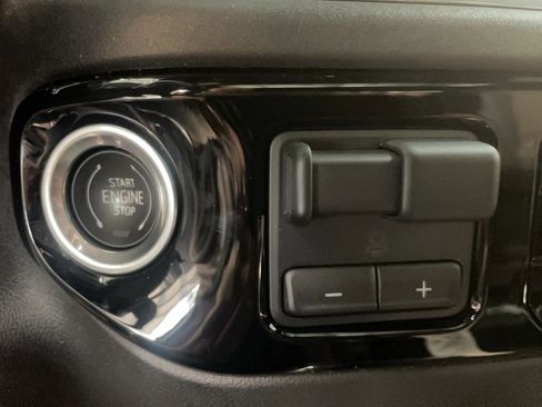 Used 2024 Chevrolet Silverado 3500 High Country w/ Technology Package image 28