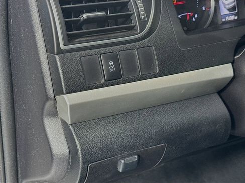 Used 2015 Toyota Camry image 10