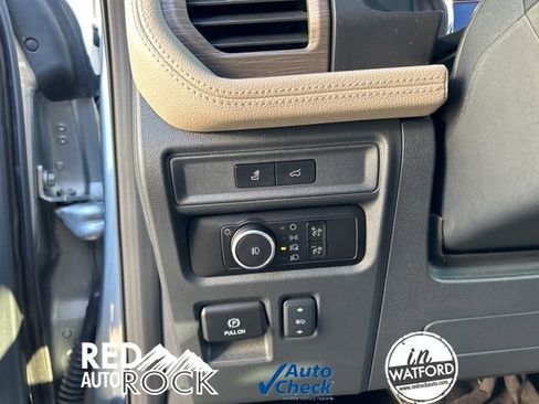 Used 2024 Ford Expedition Limited image 22