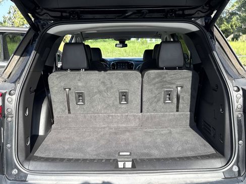 Used 2020 Chevrolet Traverse RS FWD image 33