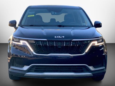 Used 2024 Kia Carnival LX image 5