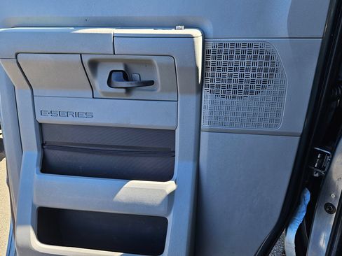 Used 2012 Ford E-150 and Econoline 150 Wagon w/ PWR Windows & Locks Group RWD image 10