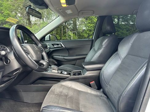 Used 2022 Mitsubishi Outlander SE image 8