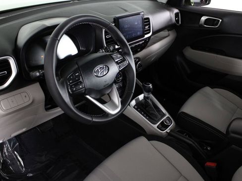 Certified 2024 Hyundai Venue SEL image 17