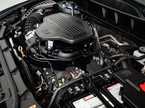 Used 2018 Cadillac XT5 Platinum w/ Driver Assist Package image 48