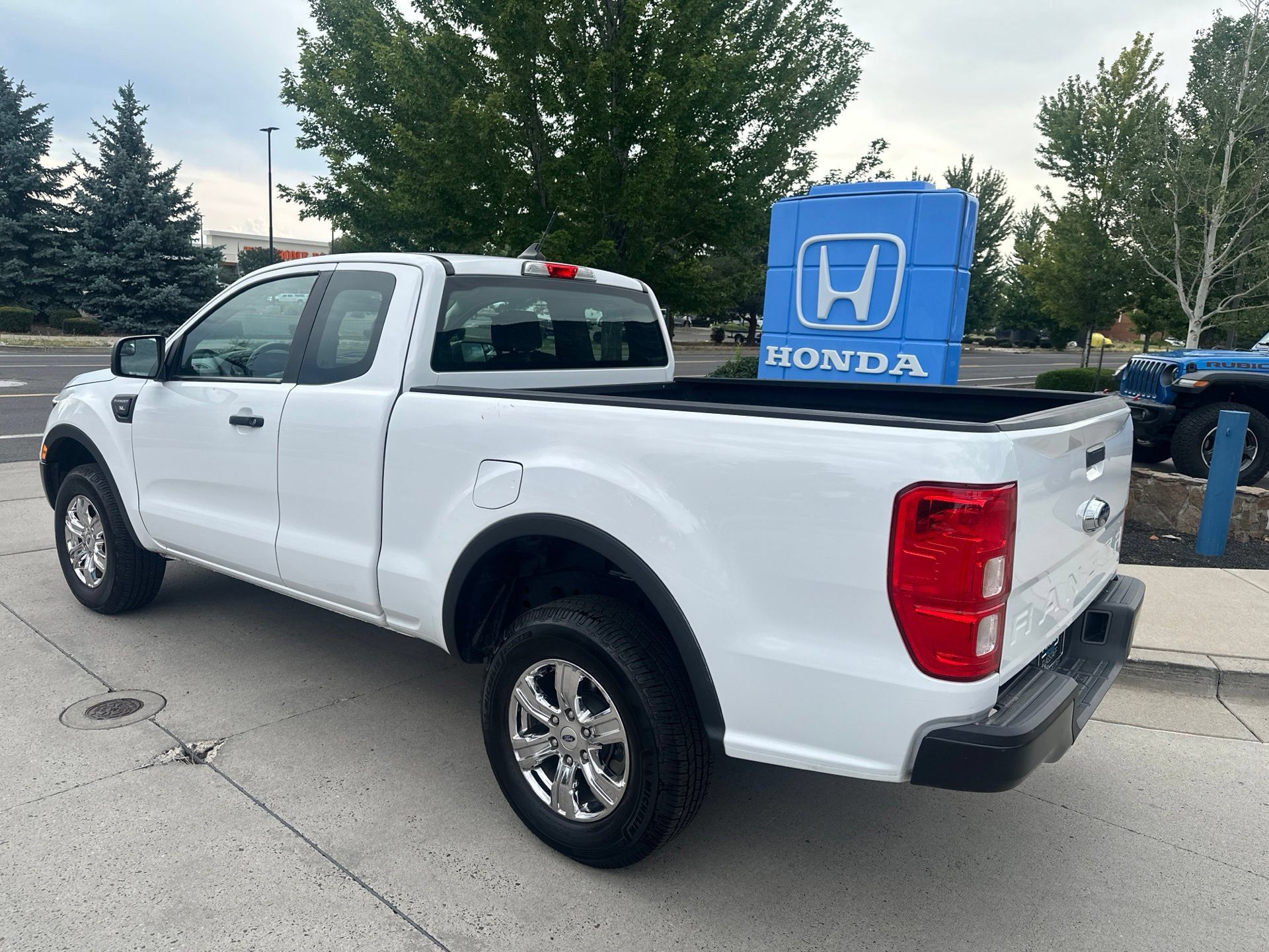 Used 2023 Ford Ranger XL RWD image 3
