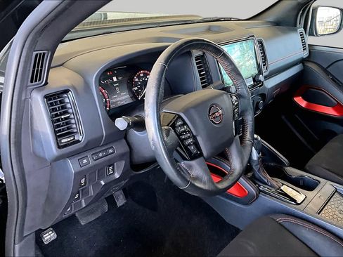 Used 2022 Nissan Frontier Pro-X RWD image 17