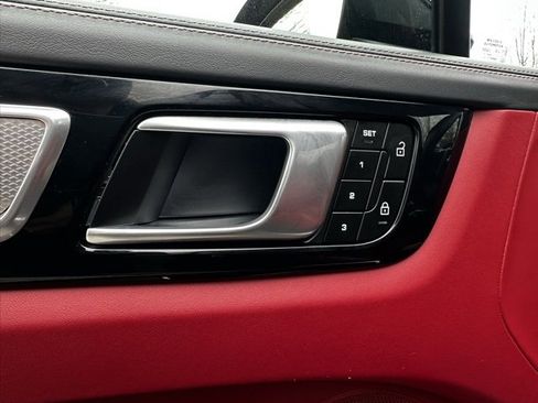 Used 2023 Porsche Cayenne S Platinum image 14