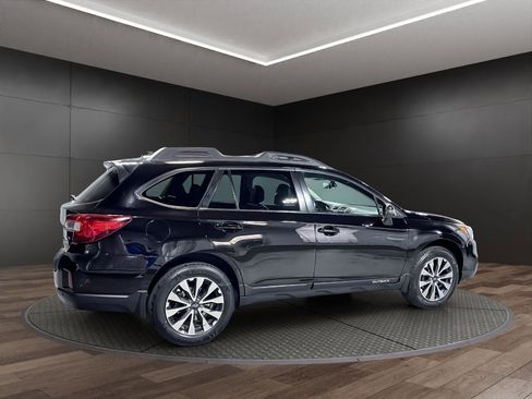 Used 2017 Subaru Outback 2.5i Limited image 8