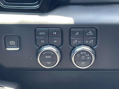 Used 2023 GMC Sierra 1500 AT4X AWD/4WD image 28