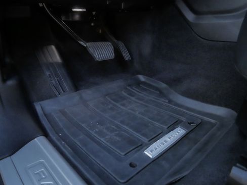 Used 2019 Land Rover Range Rover Sport HSE image 17