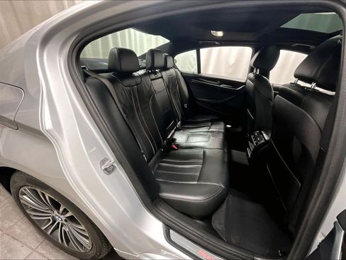 Used 2018 BMW 530i xDrive w/ Premium Package image 16