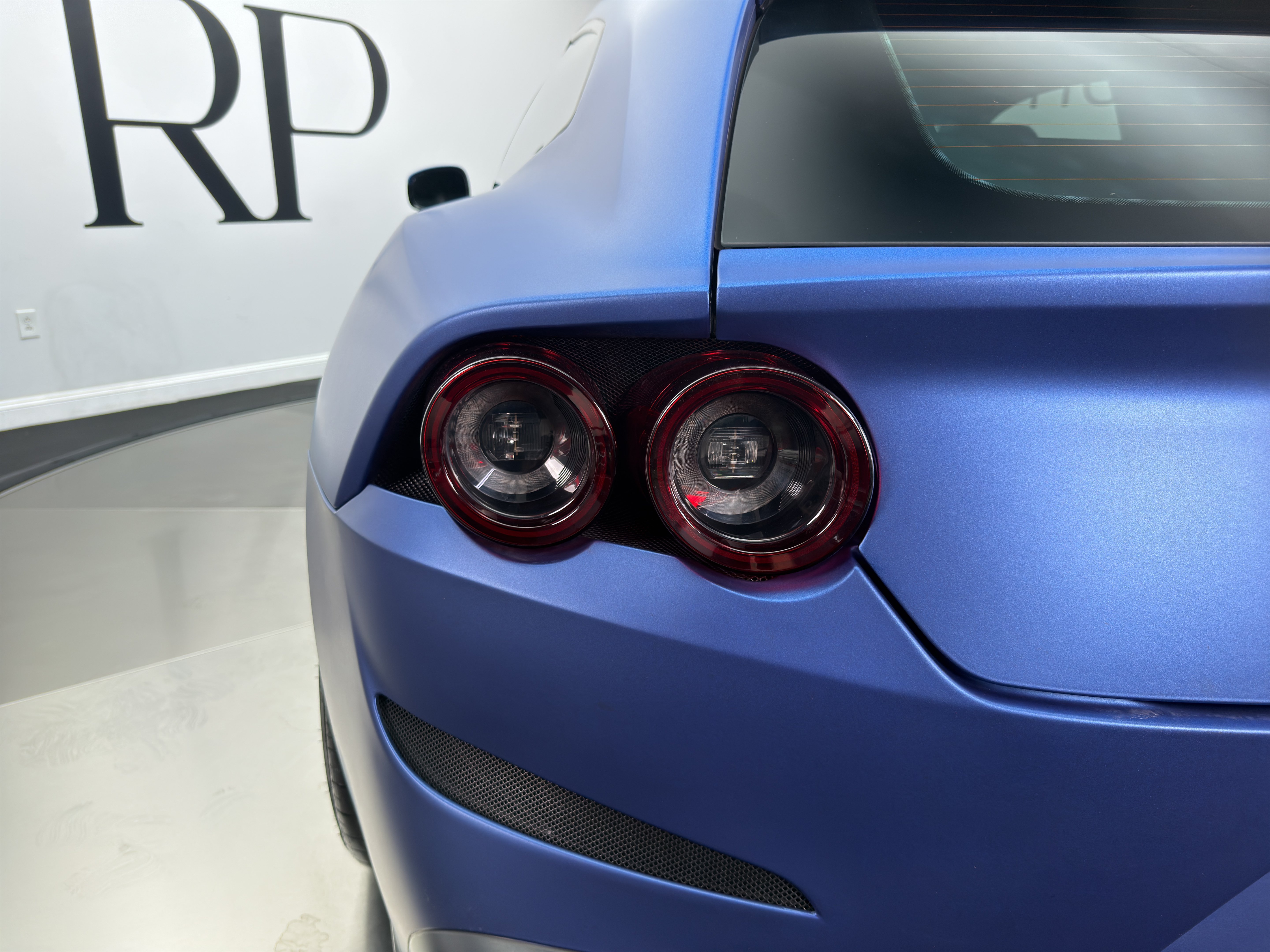 Used 2017 Ferrari GTC4Lusso AWD/4WD image 12