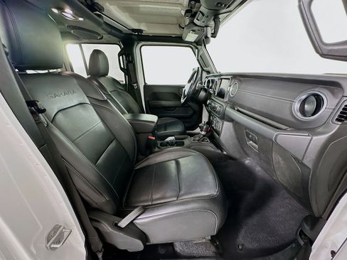 Used 2022 Jeep Wrangler Sahara w/ Cold Weather Group image 30