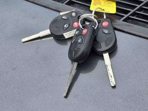 Used 2017 Ford Transit 150 XLT image 30