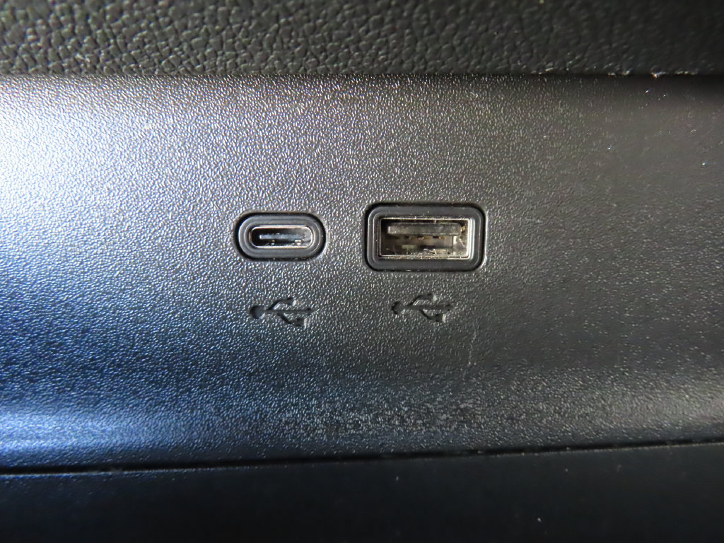 Used 2026 Chevrolet Equinox LT w/ Safety and Technology Package AWD/4WD image 9
