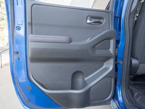 Used 2024 Nissan Frontier PRO-4X w/ Technology Package image 16