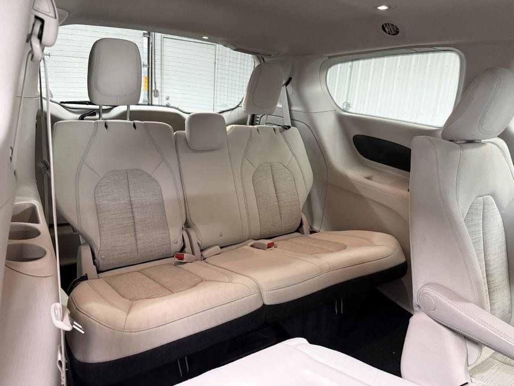 Used 2018 Chrysler Pacifica Touring Plus FWD image 34