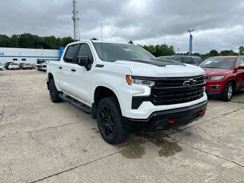 Used 2024 Chevrolet Silverado 1500 LT Trail Boss w/ Convenience Package II AWD/4WD image 12