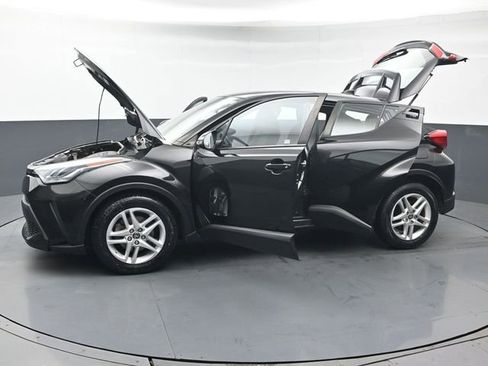 Used 2021 Toyota C-HR LE image 40