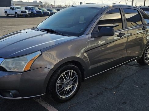 Used 2010 Ford Focus SE image 7