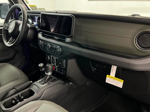 New 2026 Jeep Gladiator Mojave AWD/4WD image 23