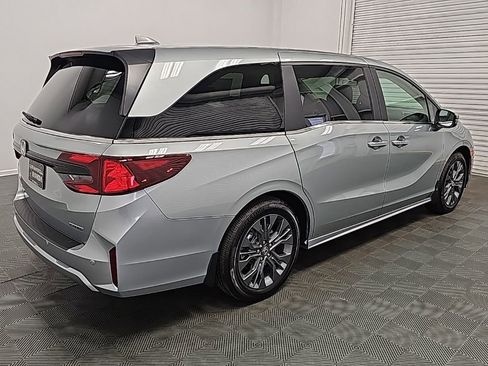 New 2026 Honda Odyssey Touring image 8