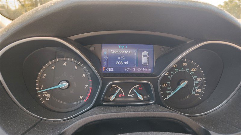 Used 2013 Ford Focus SE w/ SE Winter Pkg FWD image 8
