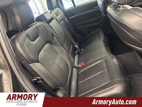 Used 2023 Jeep Grand Cherokee Limited image 28