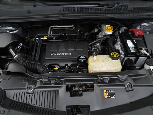 Used 2020 Chevrolet Trax LS FWD image 30