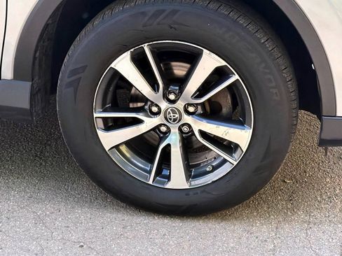 Used 2016 Toyota RAV4 XLE AWD/4WD image 6