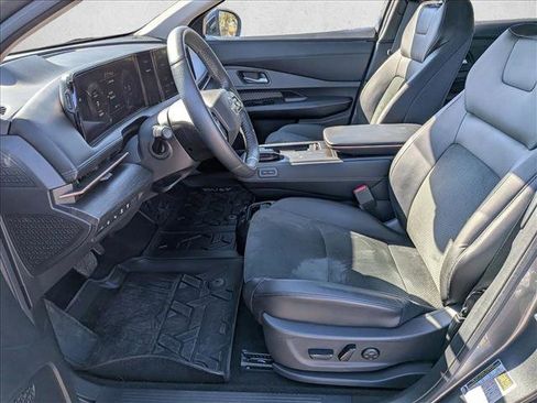 Used 2023 Nissan Ariya FWD image 16