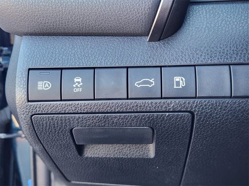 Used 2018 Toyota Camry XSE image 21