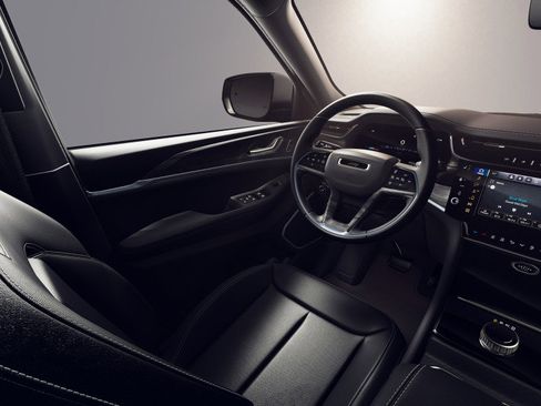 New 2026 Jeep Grand Cherokee L Limited image 8